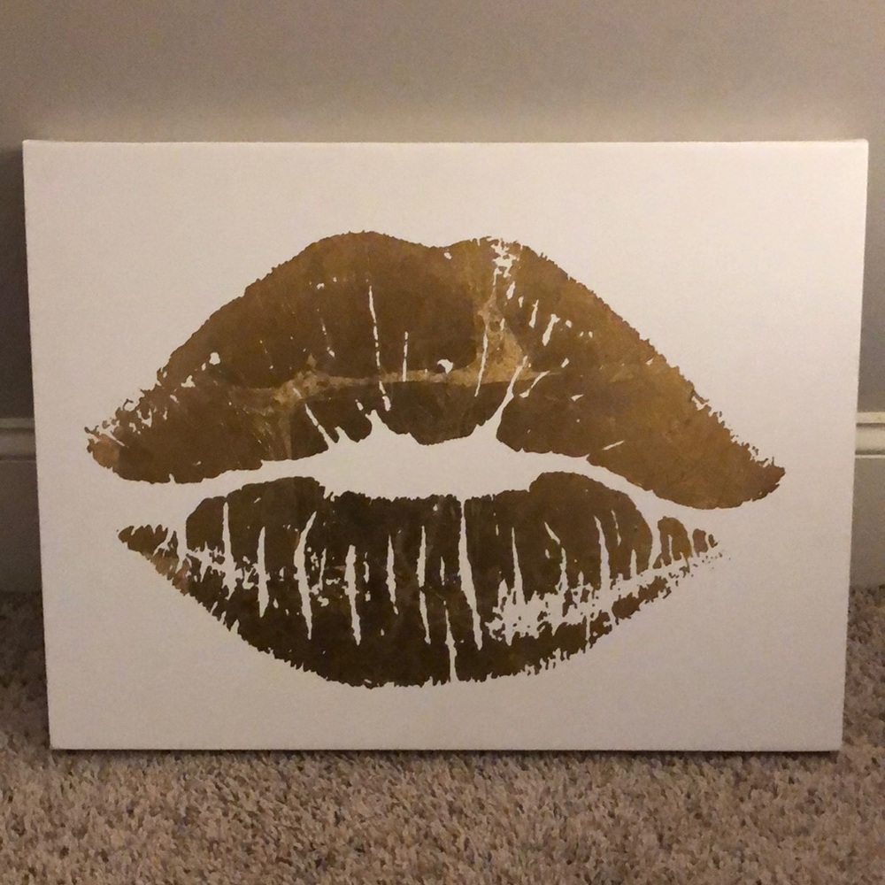 Gold lips wall canvas